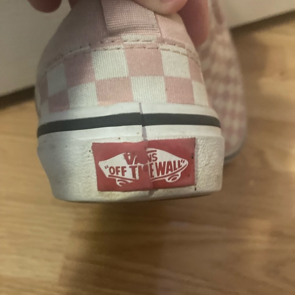 Light pink vans in the size 3 for kids - Picture 2 of 4